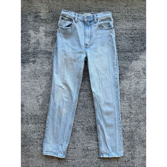 Abercrombie & Fitch 26 / 2 Short Ultra High Rise 90s Straight Jean - Light Wash - Picture 1 of 9